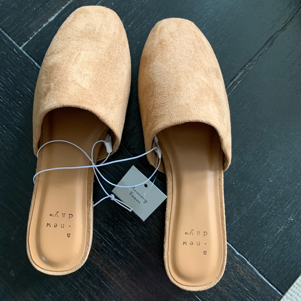 NWT NBW Adh85 Thea Flats